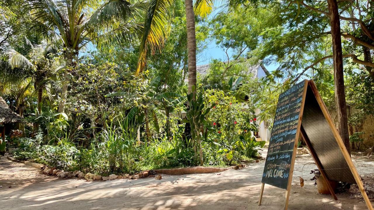 Atii Garden Bungalows Нунгви Экстерьер фото