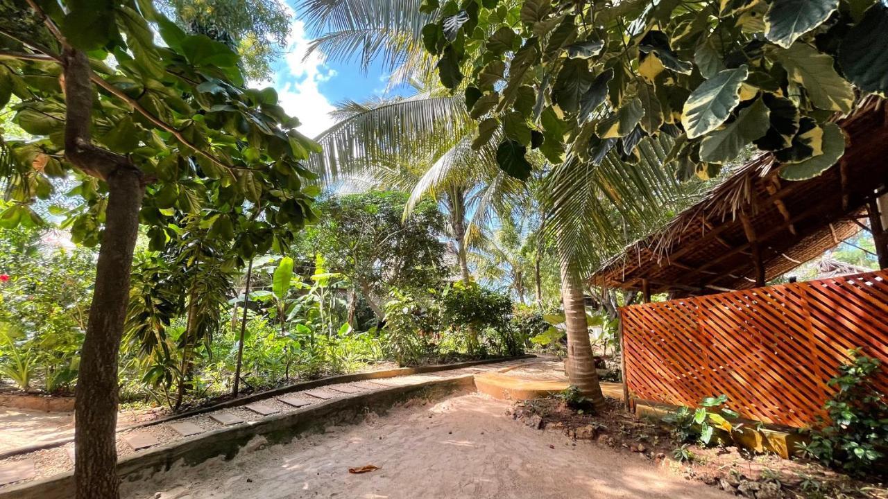 Atii Garden Bungalows Нунгви Экстерьер фото