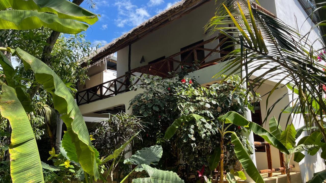Atii Garden Bungalows Нунгви Экстерьер фото