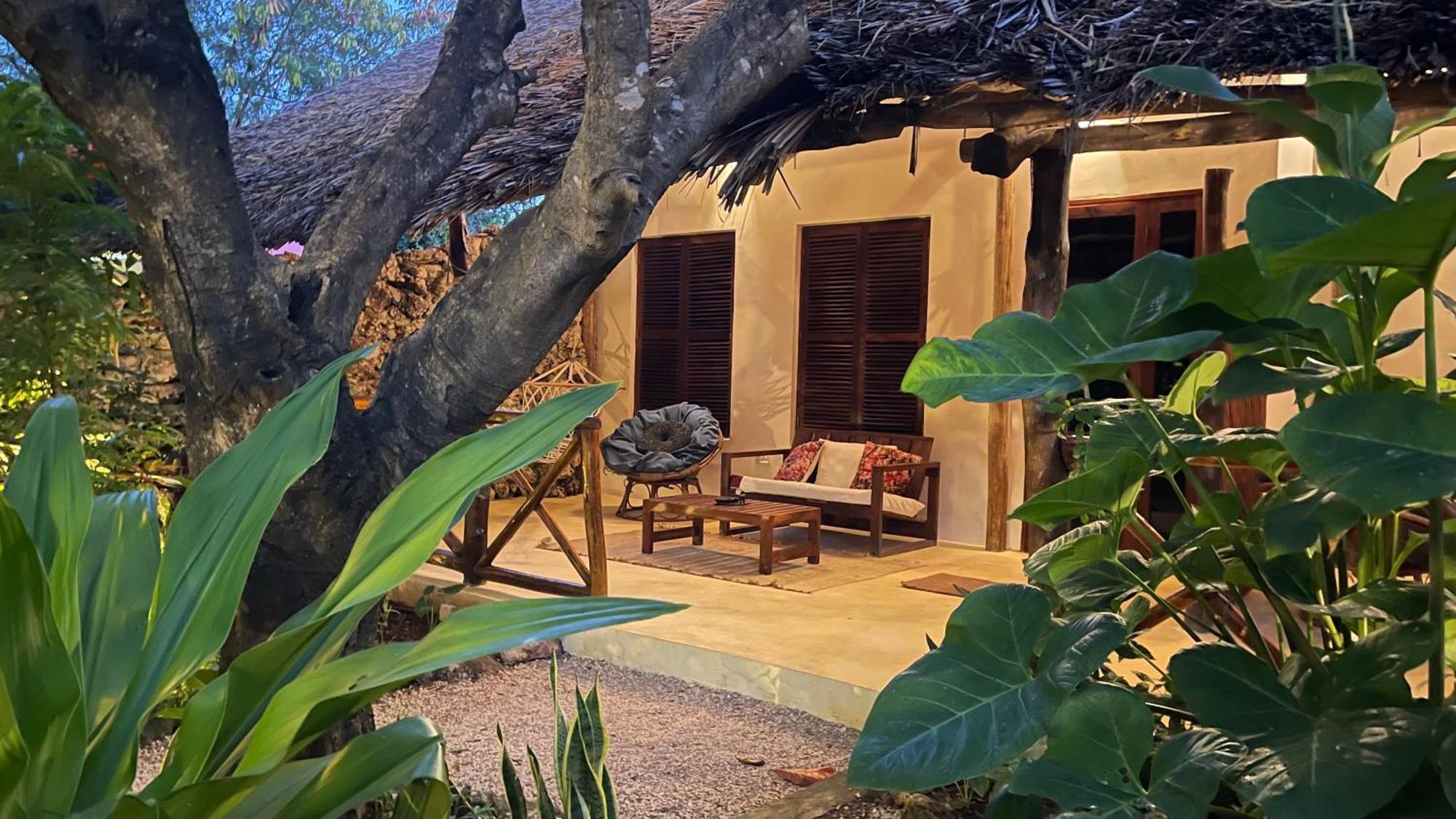 Atii Garden Bungalows Нунгви Экстерьер фото