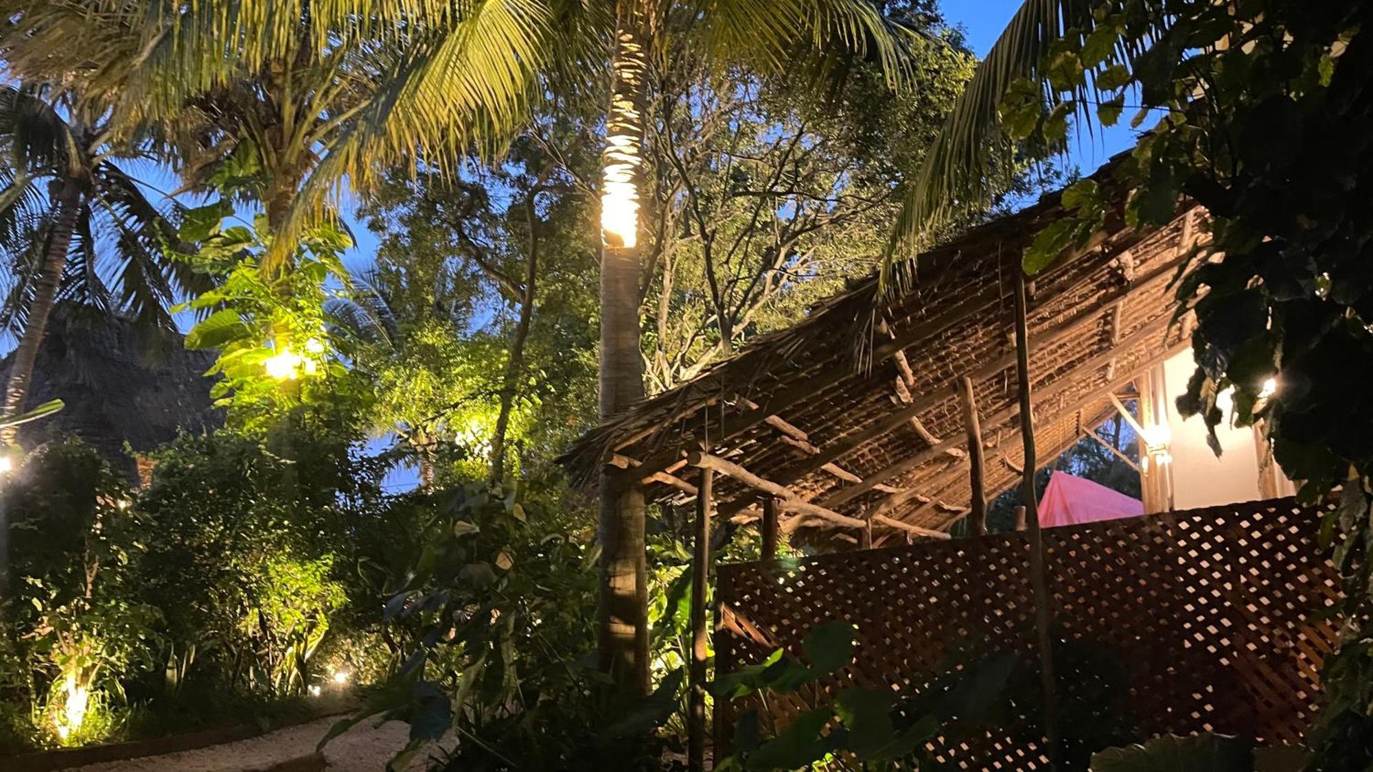 Atii Garden Bungalows Нунгви Экстерьер фото