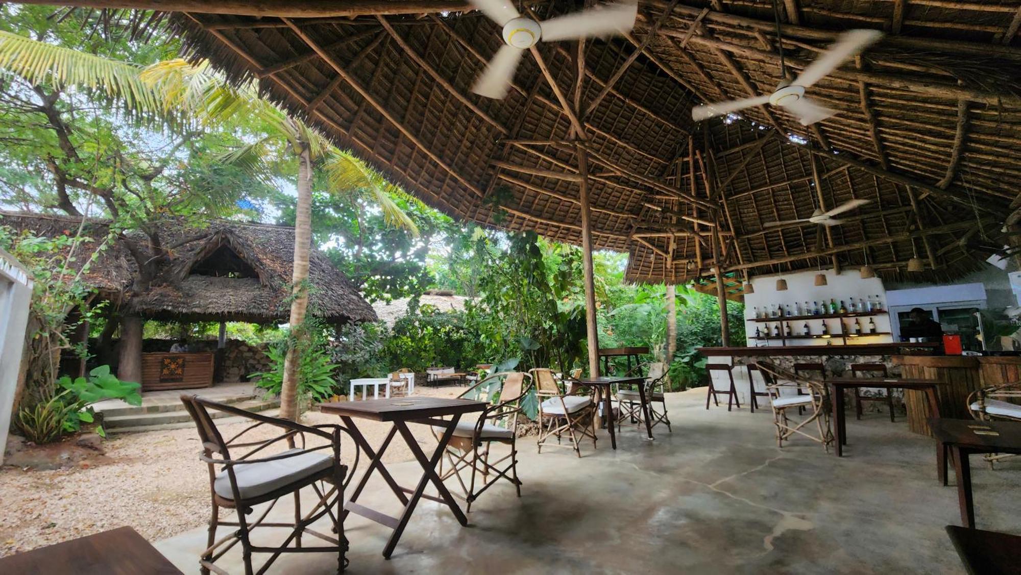Atii Garden Bungalows Нунгви Экстерьер фото